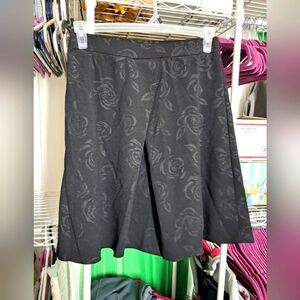 Studio 253 black floral knee length skirt